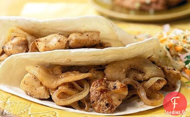 Tacos Moelleux au Poulet avec Oignons Sautés et Pommes
