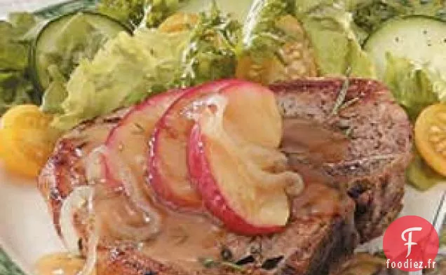 Côtelettes de Porc Glacées aux Pommes