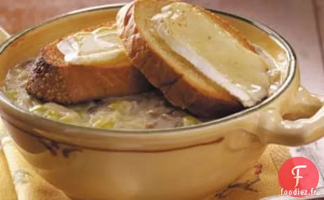Soupe de Poireaux avec Toasts au Brie