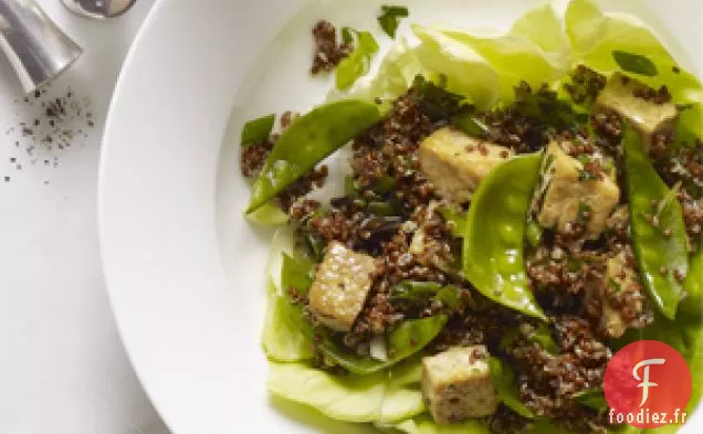 Salade De Quinoa Avec Petits Pois Sucrés, Tofu Et Vinaigrette Au Gingembre