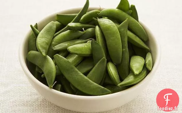 Sauté de Pois Cassés au Poulet et au Sucre avec Sauce Crémeuse au Pesto