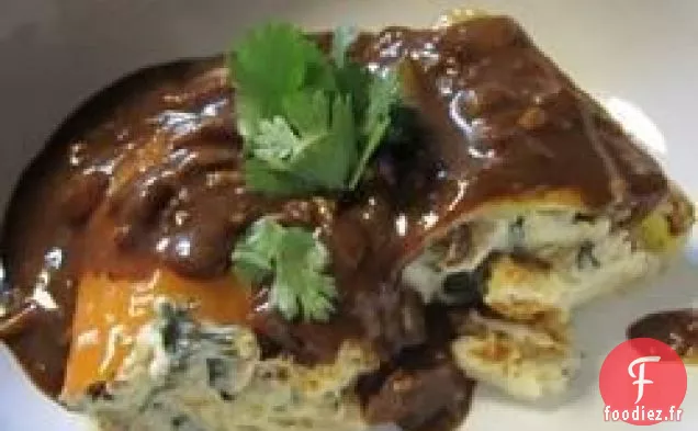 Poivrons Farcis au Poulet avec Sauce Enchilada