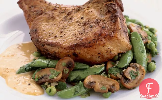 Côtelettes de Porc Poivrées avec Fricassée de Légumes