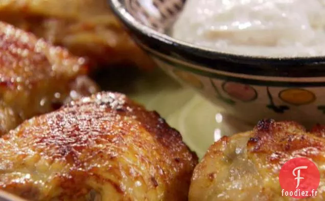 Cuisses de Poulet Rôties au Curry avec Sauce au Yogourt et au Cumin