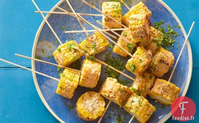 Brochettes de Maïs Grillées au Beurre Chipotle-Coriandre