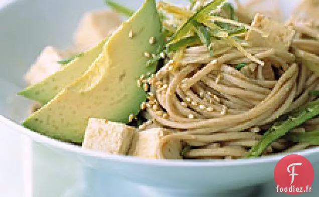 Nouilles Soba Au Tofu, Avocat Et Pois Mange-Tout
