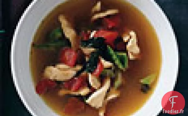Soupe de Poulet à la Thaïlandaise au Basilic
