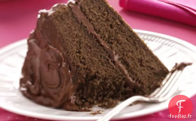 Gâteau de la Nourriture du Diable avec Glaçage au Fudge au Chocolat