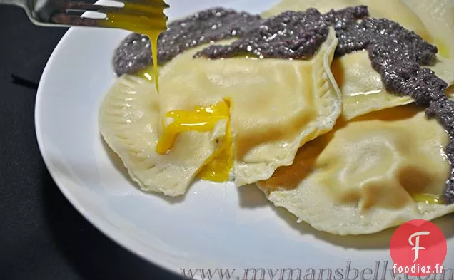 Pâtes Au Pesto De Pois Violets Avec Œuf De Caille Poché