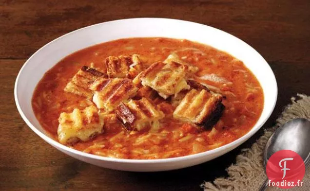 Soupe de Tomates Facile et Croûtons au Fromage Grillé