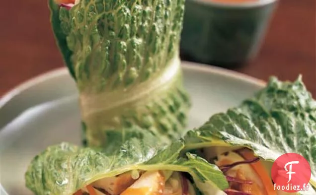 Wraps de Laitue au Poulet avec Sauce Miso aux Arachides