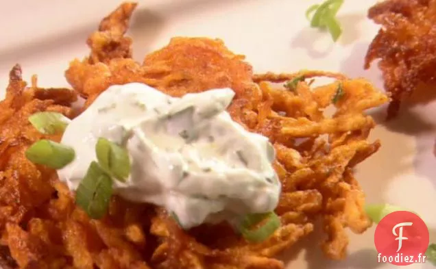 Gâteaux au Piment de Patate Douce avec Sauce à la Coriandre et au Citron Vert