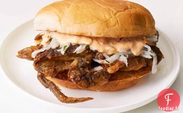 Sandwichs Au Crabe À Carapace Molle Avec Salade De Singapour