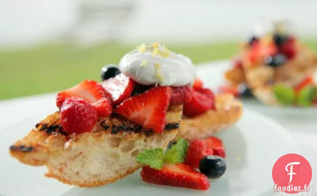 Pain Épicé Sucré et Croustillant et Baies