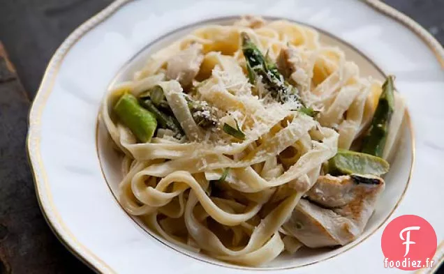Pâtes Au Poulet Et Aux Asperges