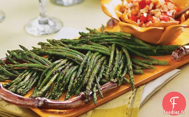 Asperges Grillées Avec Salsa Au Parmesan