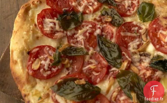 Pizza aux Tomates Fraîches et Basilic