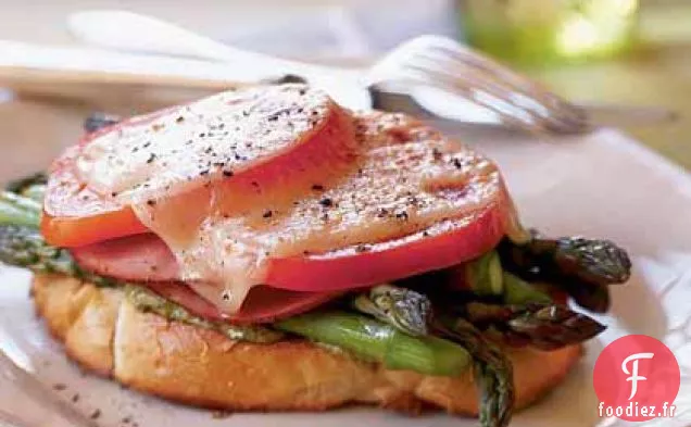 Asperges Fondues avec Tartinade de Pesto