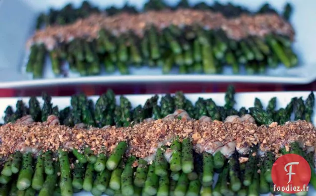 Asperges Grillées Avec Aïoli Aux Noisettes Et Sirop De Pinot Noir