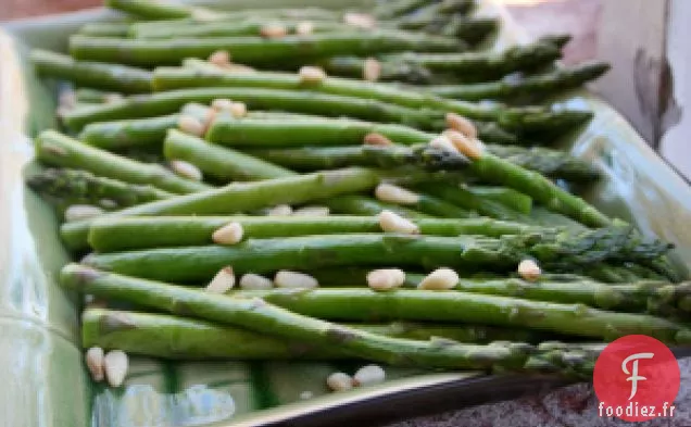 Asperges Rôties Simples Aux Pignons De Pin