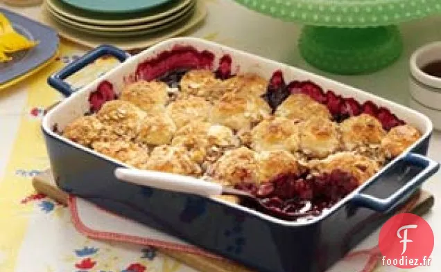 Cordonnier aux Bleuets et aux Pommes avec Garniture aux Amandes