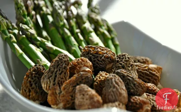 Morilles Fraîches Et Asperges