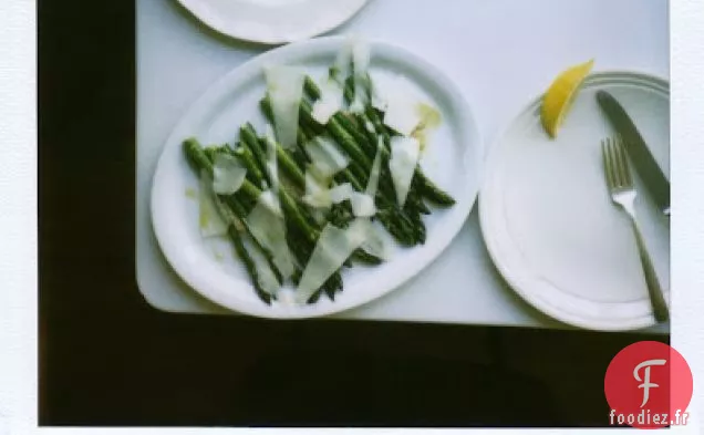 Asperges Rôties À La Crème De Noix Et Au Pecorino