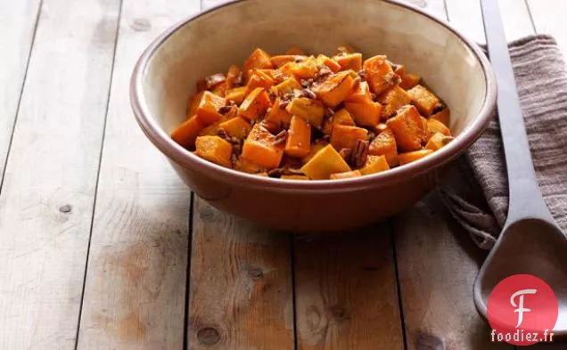 Patates Douces Rôties aux Pacanes et Sauce Épicée à l'Érable
