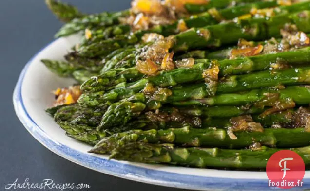 Asperges Rôties Avec Glaçage Au Gingembre Et À L'Orange