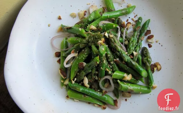 Asperges Blanchies Aux Amandes, Échalotes Et Citron