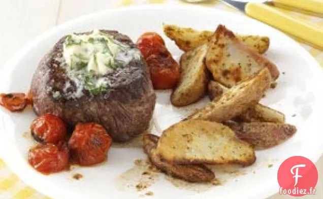 Steaks au Basilic et au Beurre avec Pommes de Terre Rôties
