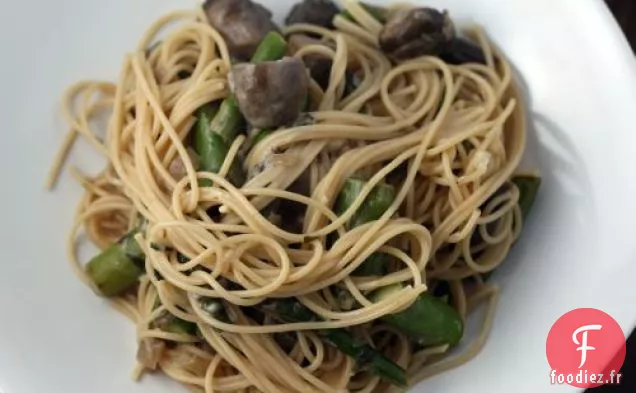 Spaghettini Aux Champignons, Asperges Et Estragon