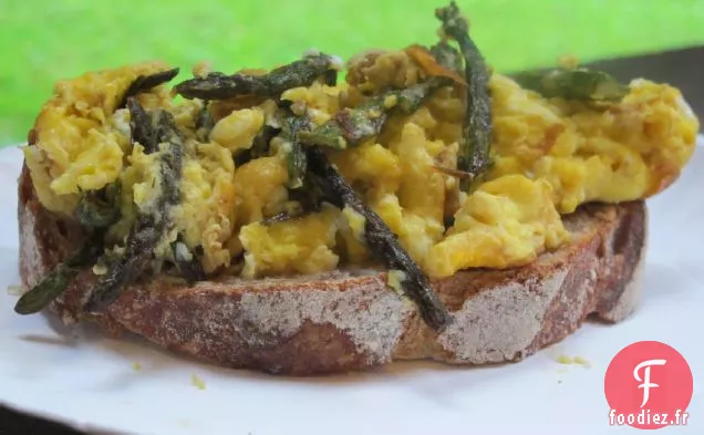 Recette d'Asperges Rôties et d'Œufs Brouillés