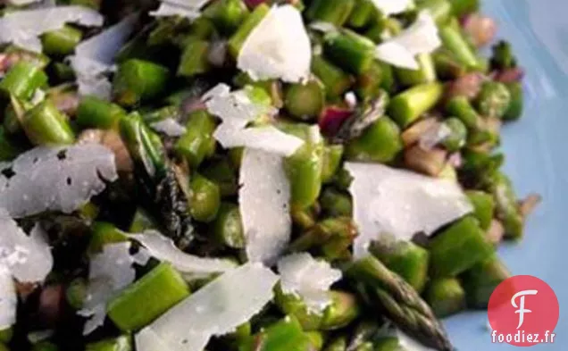 Salade D'Asperges, Pecorino Et Oignons Rouges