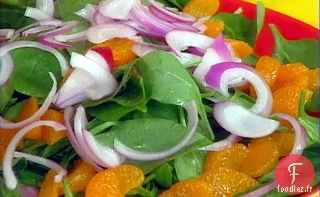 Salade de Bébés Épinards à la Mandarine et Oignons Rouges
