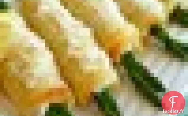 Lances d'Asperges Enrobées de Bacon avec Tomates et Fromage Taleggio