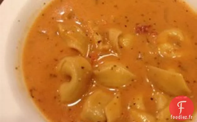 Soupe Crémeuse aux Tortellinis aux Tomates
