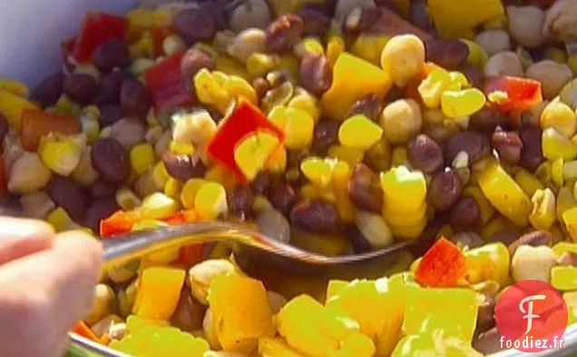 Salade de Maïs et Haricots Noirs avec Vinaigrette Basilic-Lime