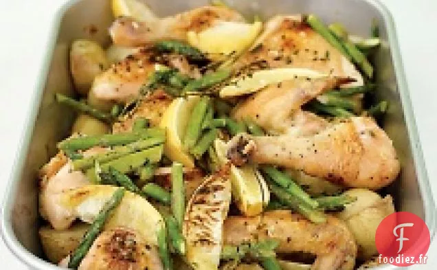 Poulet Rôti Avec Pommes De Terre, Citron Et Asperges