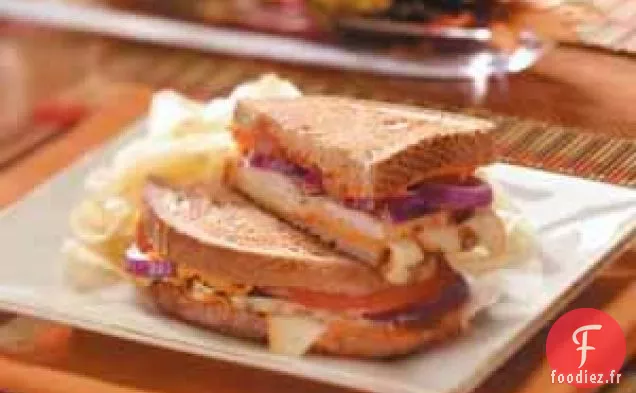 Sandwichs À La Dinde Avec Houmous Au Poivron Rouge