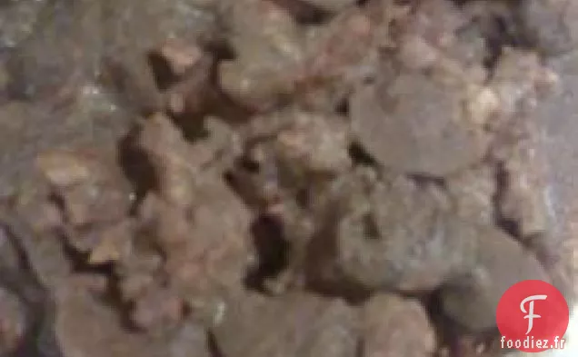 Saucisse Fumée dans une Sauce au Vin de Champignons
