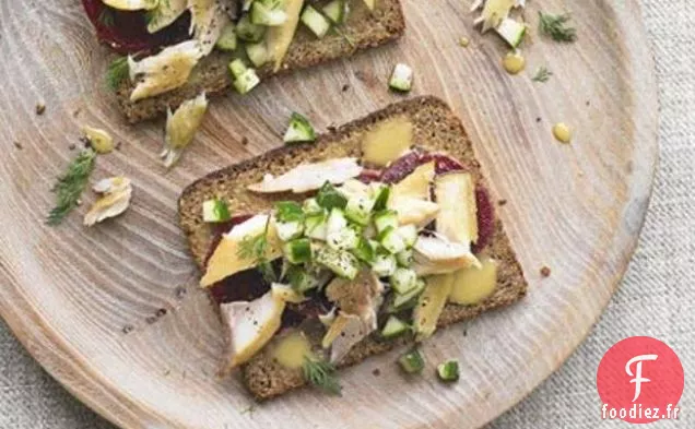 Tartine de Maquereau, Betterave et Concombre