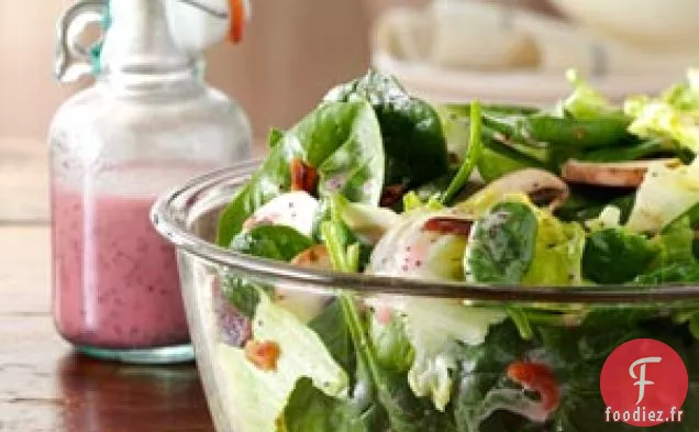 Salade d'Épinards avec Vinaigrette aux Graines de Pavot