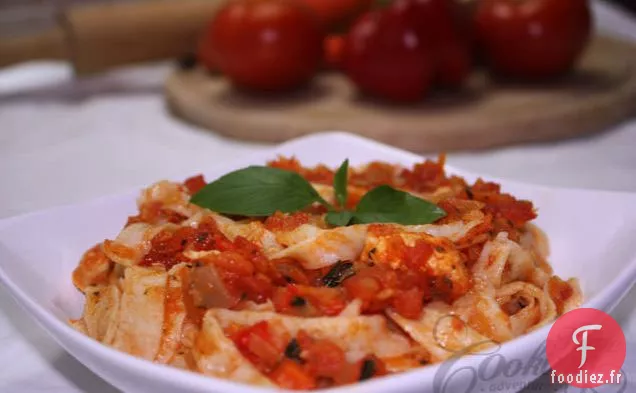 Tagliatelles Maison À La Sauce Tomate
