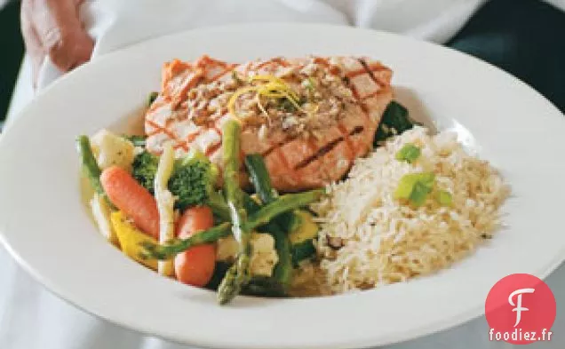 Saumon Sauvage aux Noisettes Sur Épinards