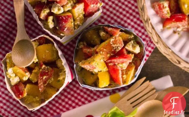 Salade de Pêches aux Tomates, Vinaigrette à la Feta et au Basilic