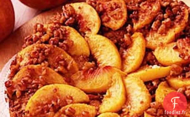 Gâteau au Café à la Crème Sure et aux Pêches