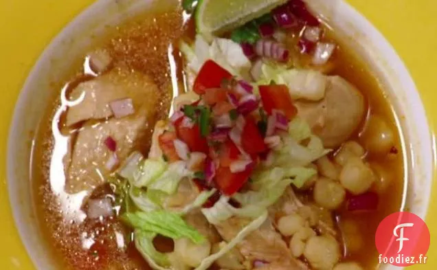 Posole de Poulet Cuit sous Pression avec Salsa de Tomates à l'Avocat