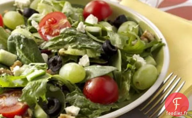 Salade Grecque aux Raisins Verts