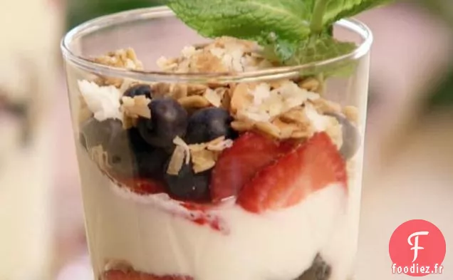 Parfait aux Baies avec Granola à la Noix de Coco